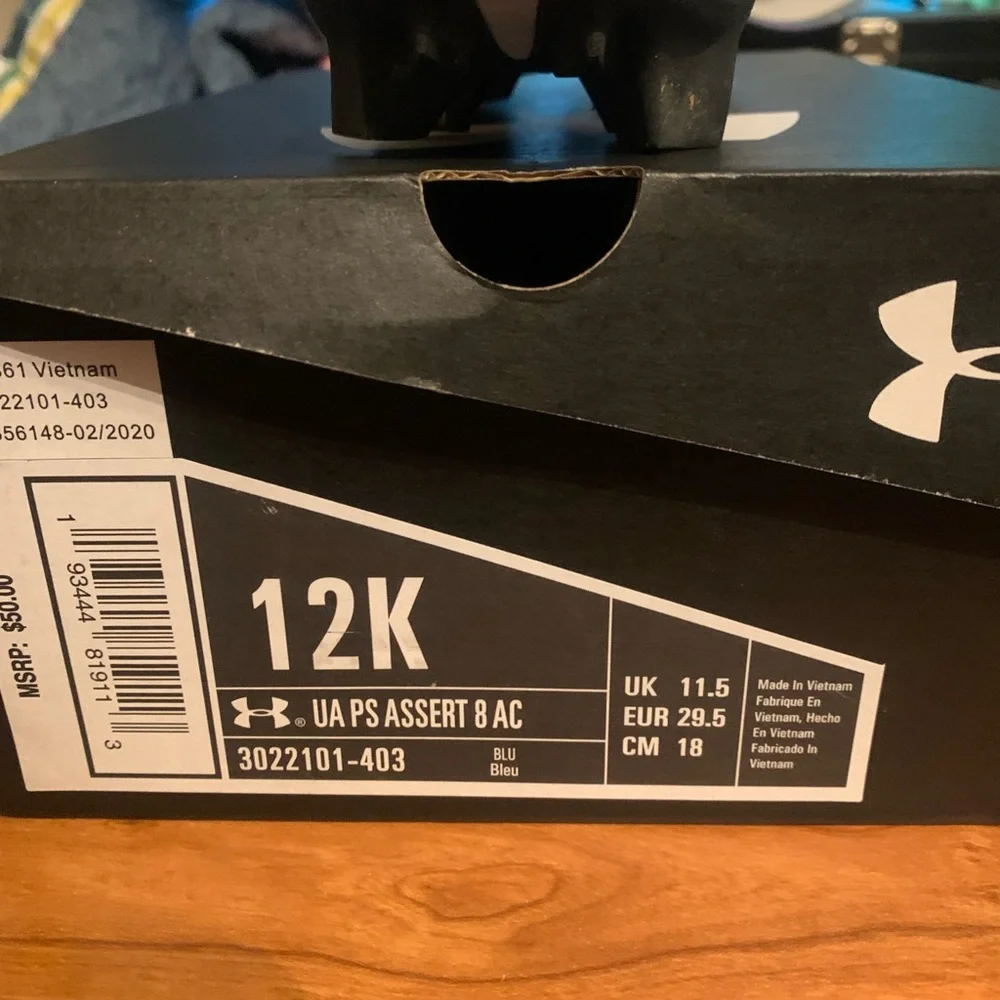 NWOT Nike cleats - Picture 4 of 5